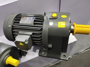 齒輪減速電機(jī)在礦石運(yùn)送帶上的安裝流程與注意